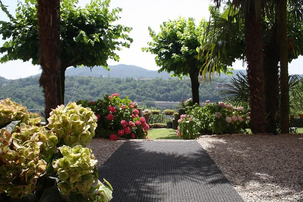 Bed & Breakfast Antico Glicine B&B Maslianico Italy