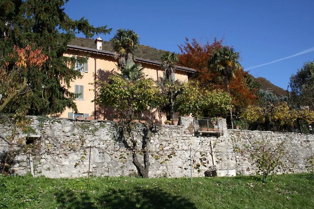 Antico Glicine B&B Maslianico Bed & Breakfast