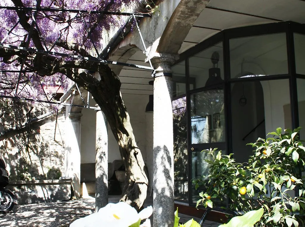 Bed & Breakfast Antico Glicine B&B Maslianico