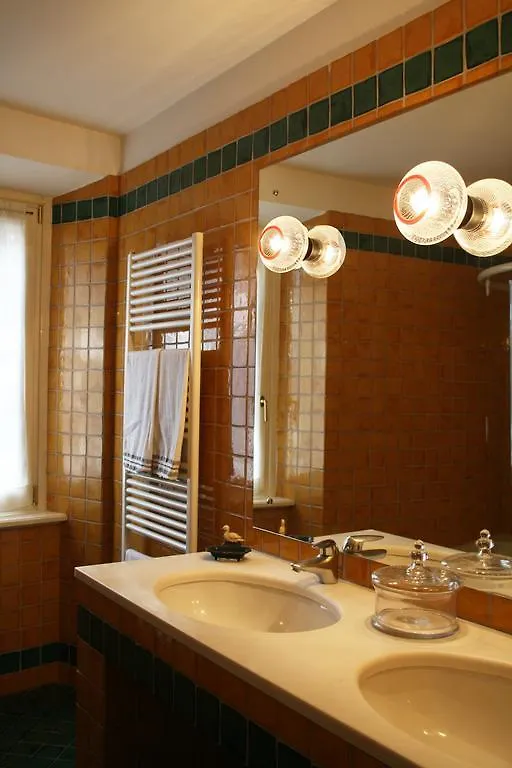 Bed & Breakfast Antico Glicine B&B Maslianico